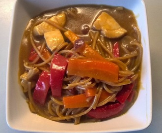 Kylling Lo Mein i en gryde