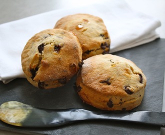 Scones med vanilje, chokolade og marshmallows