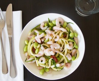 Grøn spaghetti med små rejer