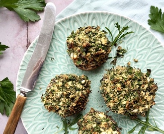 Fyldte portobellosvampe med spinat, feta og persille