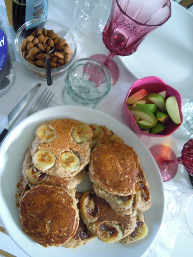 Special day breakfast; Peanutbutter pandekager med banan