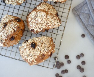 Grove koldhævede boller med chokoladechunks, havregryn, kerner og nødder