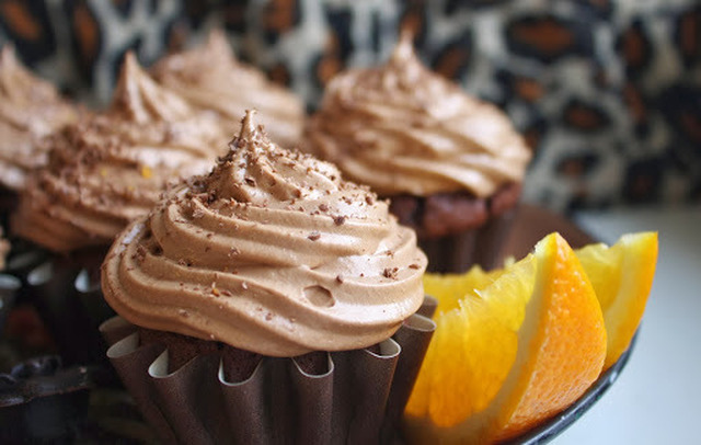Appelsiini-suklaa cupcakes