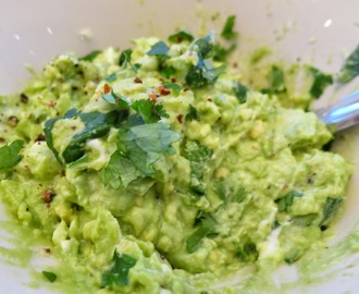 Herkullinen guacamole