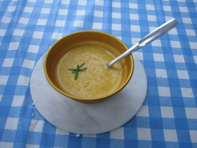 Busy Bee's vegetable soup (Kiireisen vihanneskeitto)