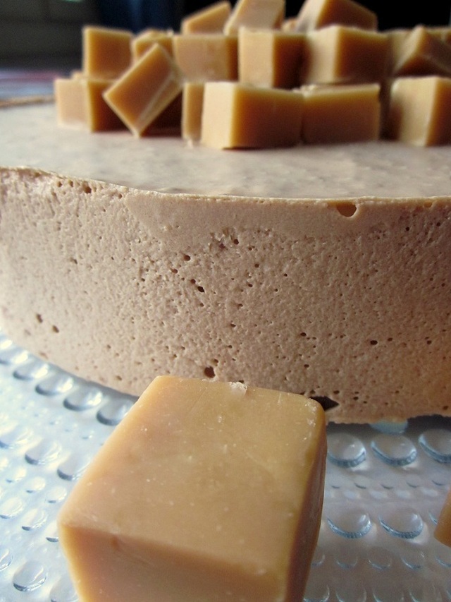Toffeemoussekakku - Butterscotch Mousse Cake