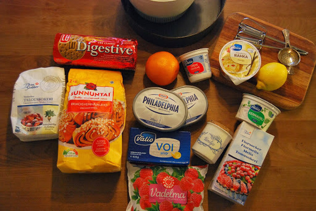 Koko Suomi leipoo -sarjan vadelmainen juustokakku