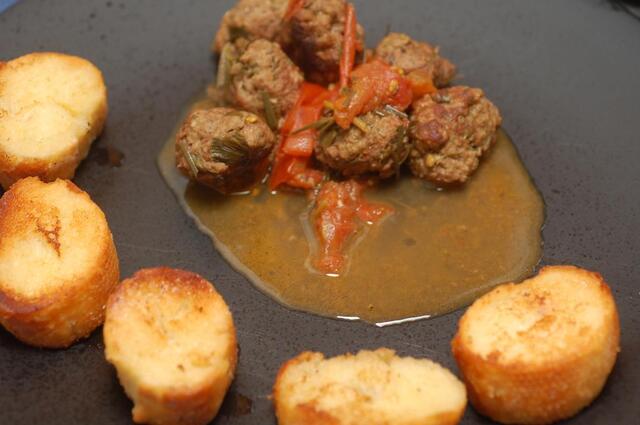 Albóndigas con salsa de tomate