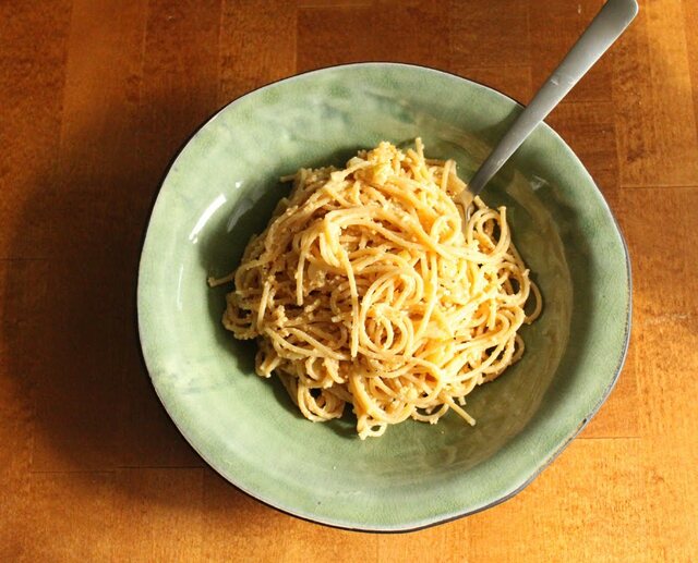 Spaghetti melkein-carbonara