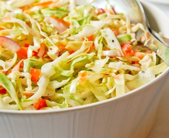 Coleslaw eli amerikkalainen kaalisalaatti