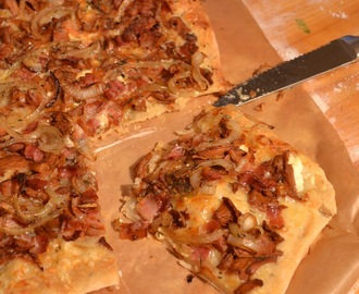 Tarte Flambée Kanttarelleillä