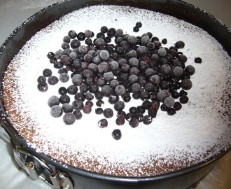 Mustikka-suklaakakku