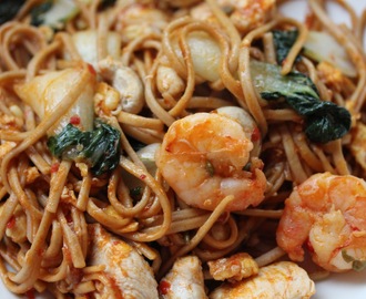 Mee Goreng - paistetut nuudelit