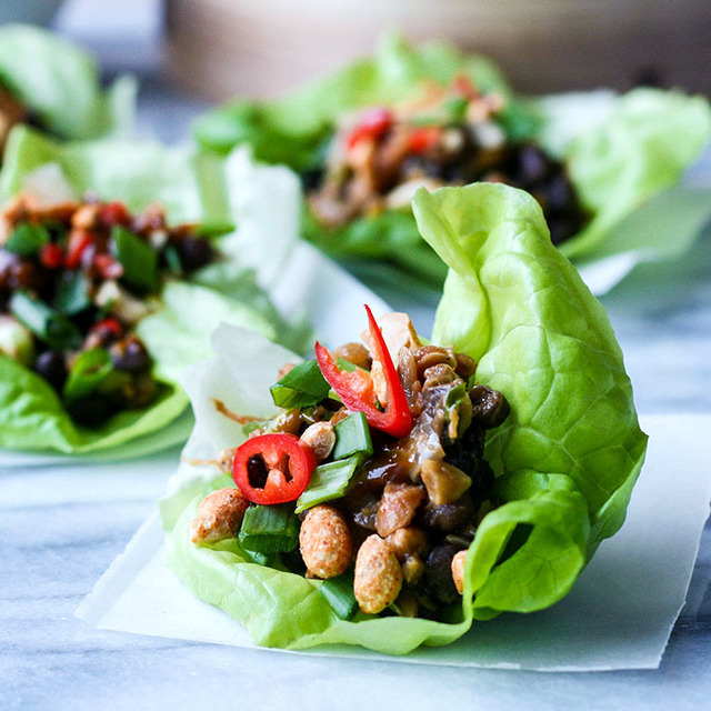 Kiinalaiset salaattikääröt | Chinese lettuce wraps