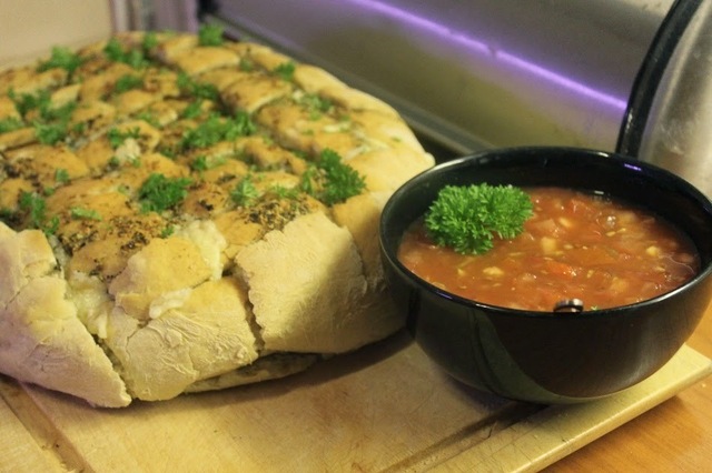 Juustoinen Ruutuleipä - Stuffed Cheesy square bread