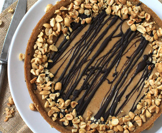 Peanut butter & snickers pie