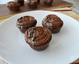 Chocolate Cupcakes go Magnolia