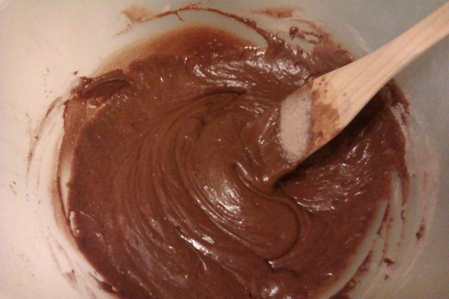 Miss Mo leipoo: Suklaa-suolapähkinäkakku