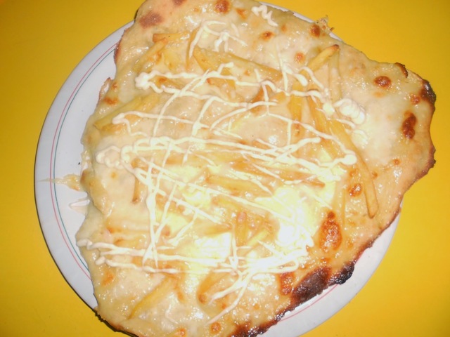 Pizza bianca con patate fritte - valkoinen ranskispizza