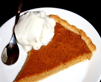 Kurpitsapiirakka (Pumpkin pie)