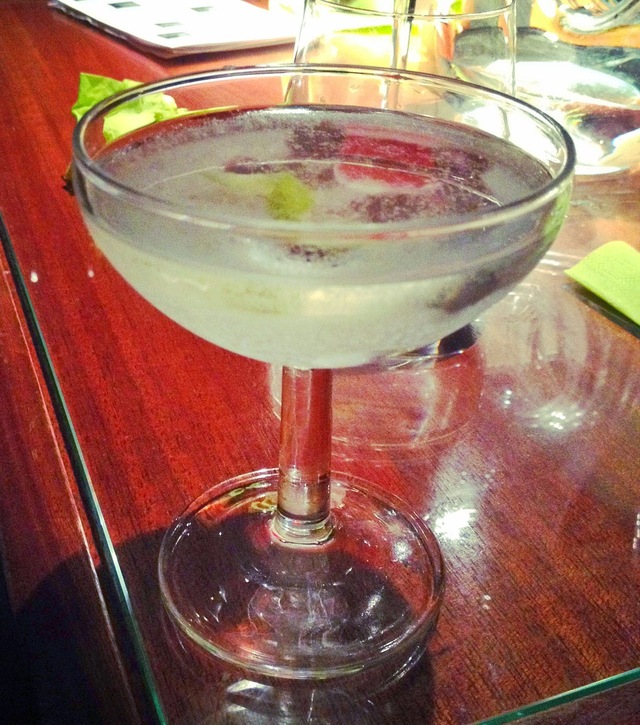 Cocktaililla James Bondin tapaan