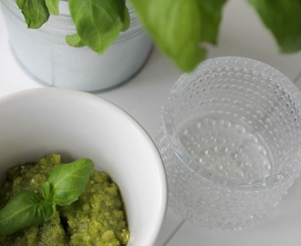 Kotitekoinen pesto