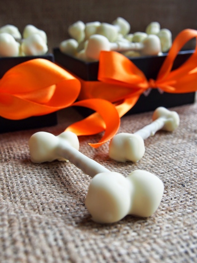 Halloween Valkosuklaaluut - Halloween White Chocolate Bones