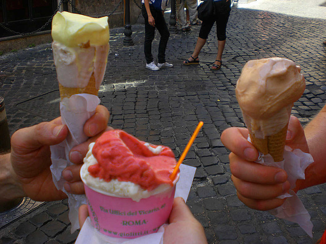 Jäätelön perässä Roomassa