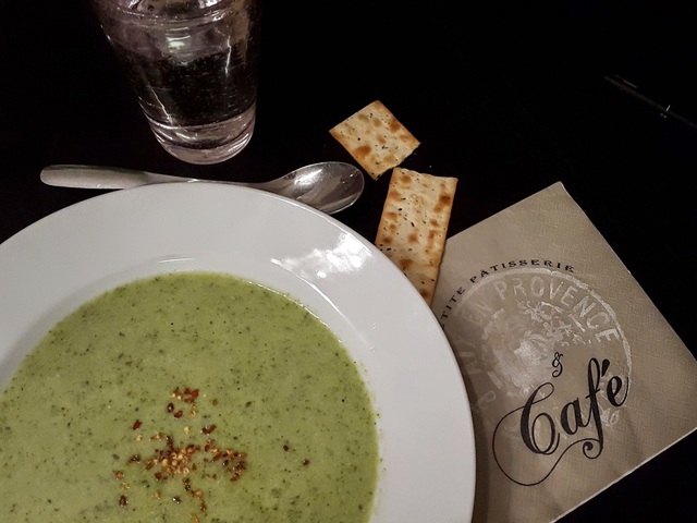 Parsakaali-sinihomejuustokeitto/Broccoli and Blue Cheese Soup
