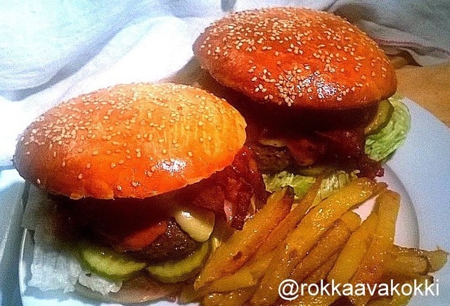 Burgereita, ranuja ja rock'n rollia, ravintolapäivä 15.11.2014