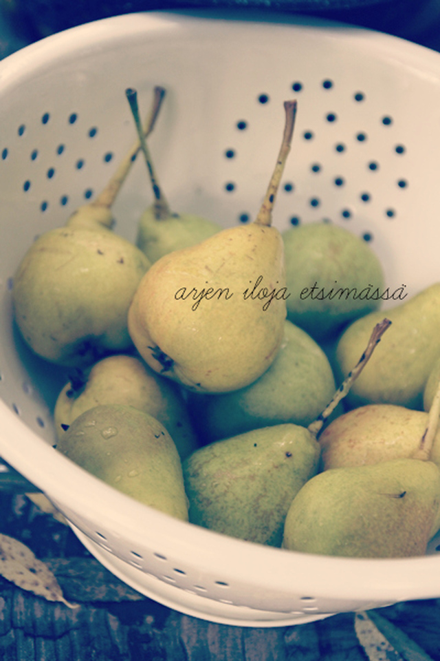 Kookossokeri kokeilussa: Päärynä-omena-piirakka