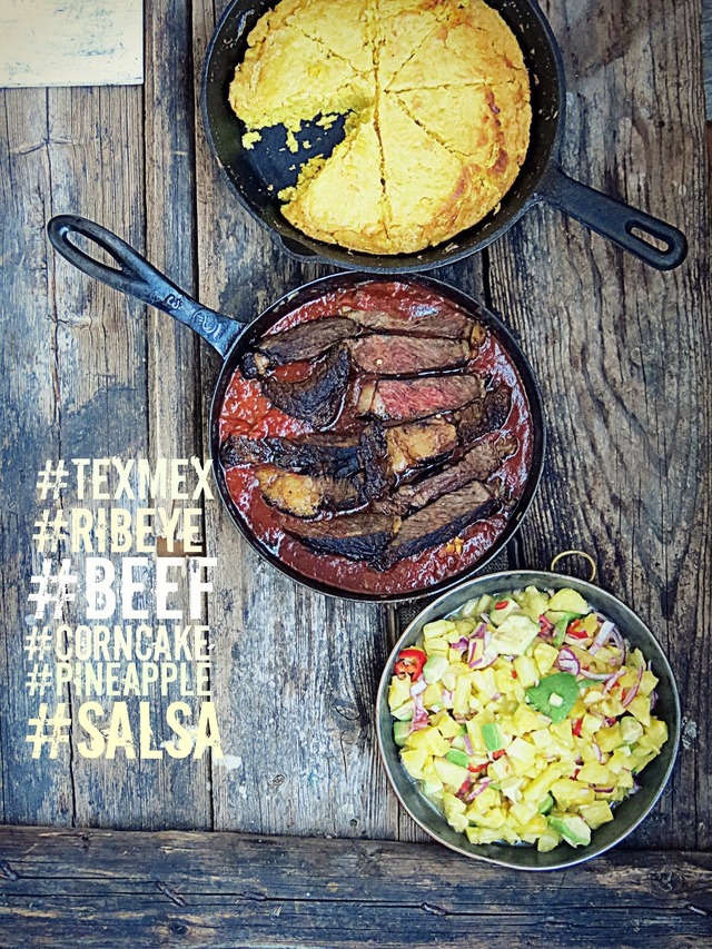 TexMex: Beef chiliä maissikakun ja ananassalsan kera