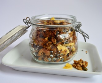 Itse tehty granola hakkaa valmiit myslit mennen tullen