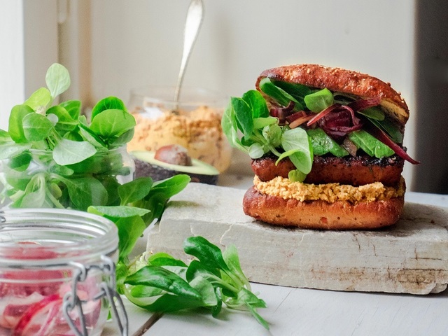 Terveellisemmät tofuburgerit (vegaani) ja pari sanaa ruoan terveellisyydestä