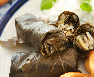 Viininlehtikääryleet (Dolmades)