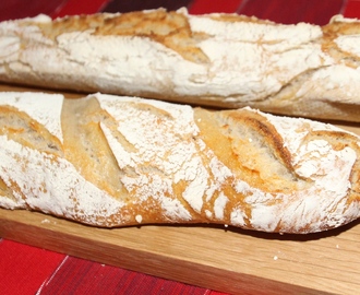 Hapanjuuripatonki (baguette au levain)