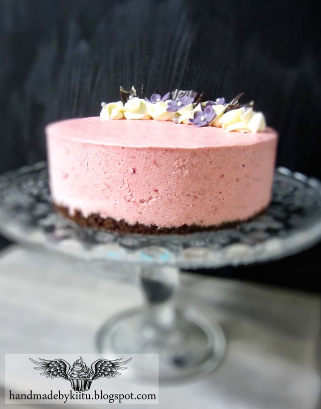 Strawberry/lime cheesecake / Mansikka/limejuustokakku