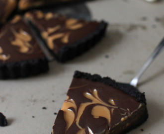 Chocolate & dulce de leche tart with oreo crust