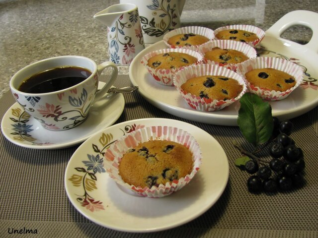Marja-aronia muffinsit.