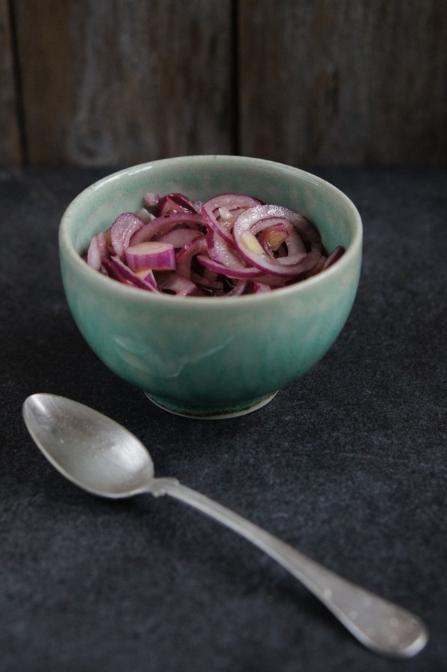 Marinoitu punasipuli / Marinated red onion