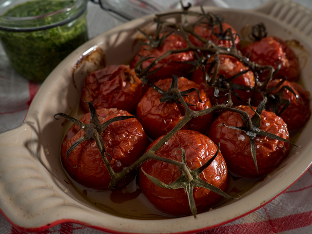 Mehustettu tomaatti ja rucolapesto
