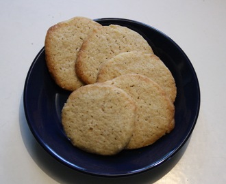 Kanelipiparit (cinnamon refrigerator cookies)