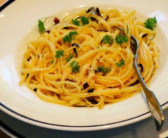 Chilillä ja valkosipulilla maustettu pasta