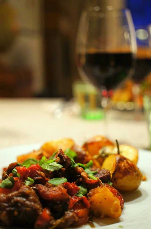 Ox stew with rosemary potatoes