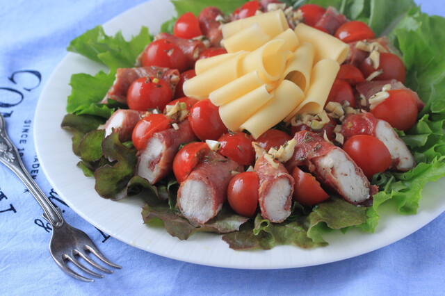 Italialainen ruokaisa salaatti