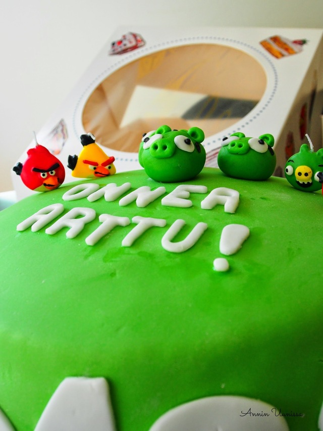 Angry Birds Syntymäpäiväkakku