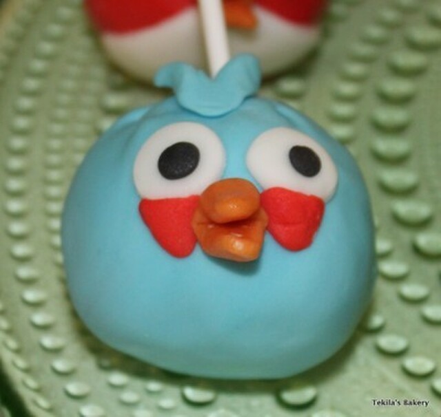 Angry Birds-cake popsit