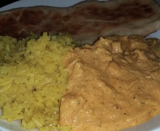 Butter chicken, mausteinen uuniriisi ja naan-leivät