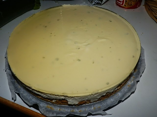 Sitruuna-basilika juustokakku