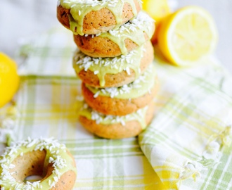 Lemon-poppy seed -donitsit